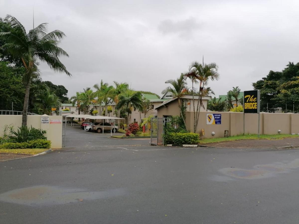 South Seas Safari @ The Bridge Apartments St Lucia Exterior photo